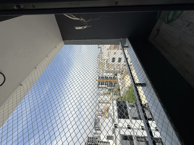 Siyah Profil Çerçeveli Balkon Filesi